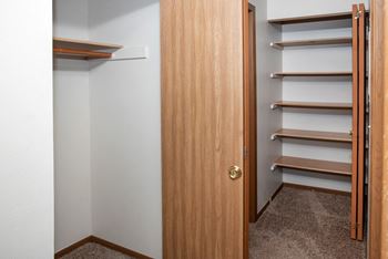 Classic 2 bedroom, 1.5 Bath, lots of closet space